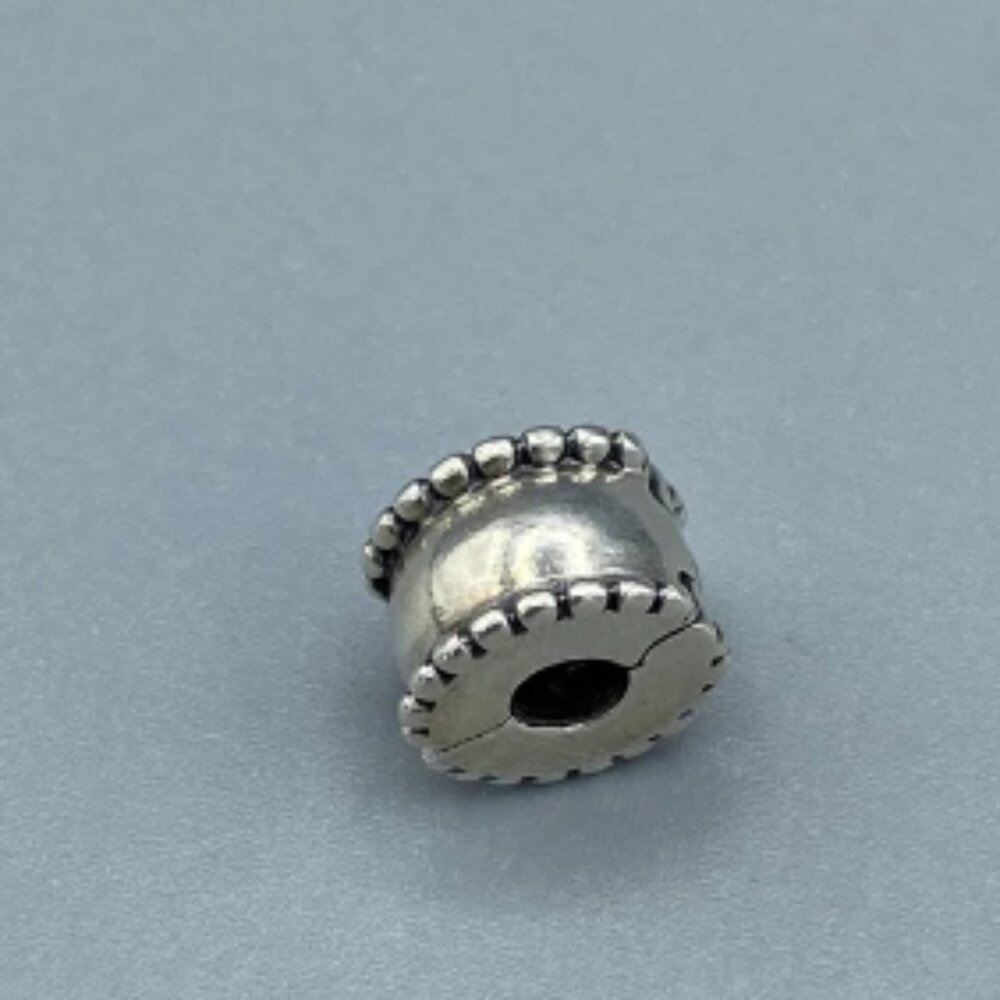 Pandora Sterling Silver Double Wreath Clip Charm (Retired)